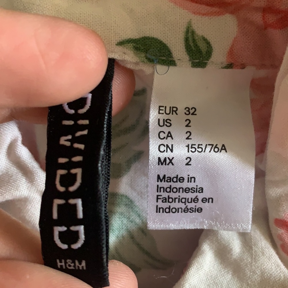 H&M Top - Picture 3 of 3